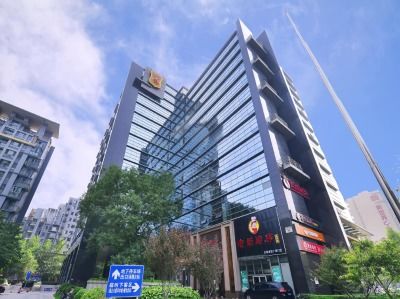 廣渠門(mén)通正國(guó)際大廈300平特價(jià)辦公室出租 正對(duì)電梯，地鐵便捷，專業(yè)管理